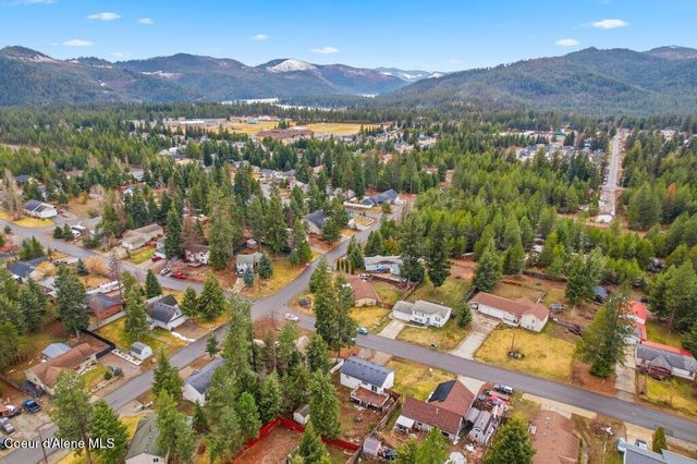 31720 N Barbara Ave, Spirit Lake, ID 83869