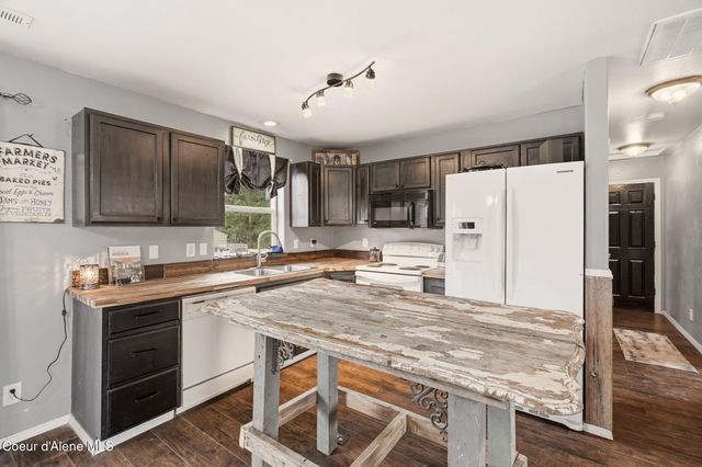 31720 N Barbara Ave, Spirit Lake, ID 83869