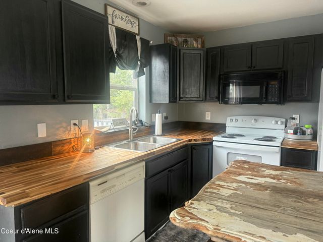 31720 N Barbara Ave, Spirit Lake, ID 83869