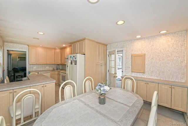 203 Saddle Lane, Levittown, NY 11756