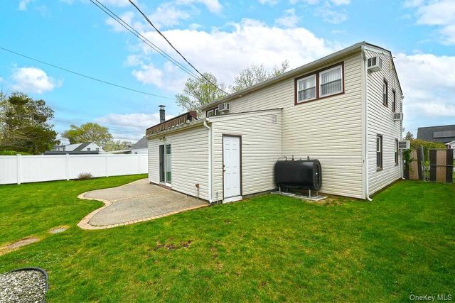 203 Saddle Lane, Levittown, NY 11756