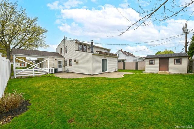 203 Saddle Lane, Levittown, NY 11756