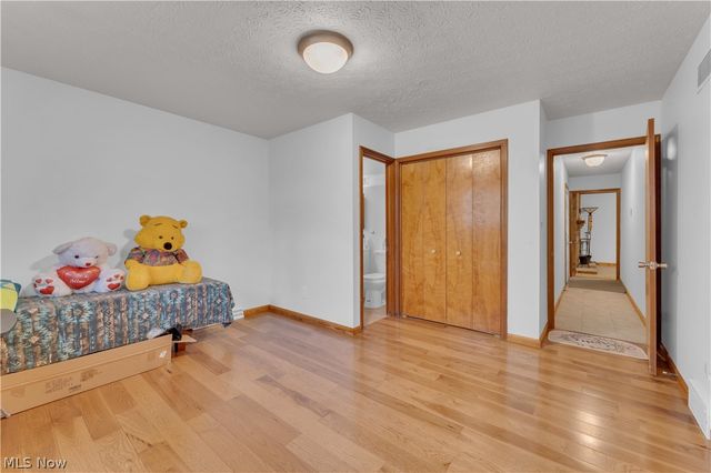306 S Colonial Drive, Cortland, OH 44410