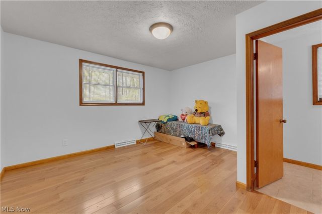 306 S Colonial Drive, Cortland, OH 44410