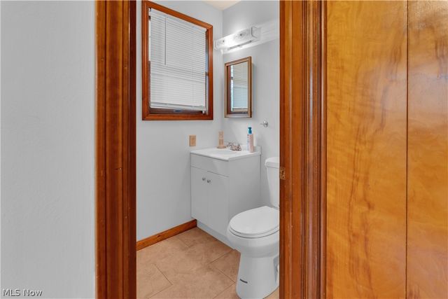 306 S Colonial Drive, Cortland, OH 44410