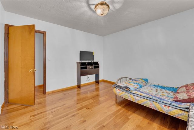 306 S Colonial Drive, Cortland, OH 44410