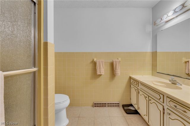 306 S Colonial Drive, Cortland, OH 44410