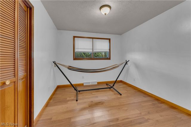 306 S Colonial Drive, Cortland, OH 44410