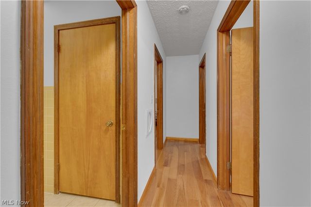 306 S Colonial Drive, Cortland, OH 44410
