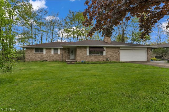 306 S Colonial Drive, Cortland, OH 44410