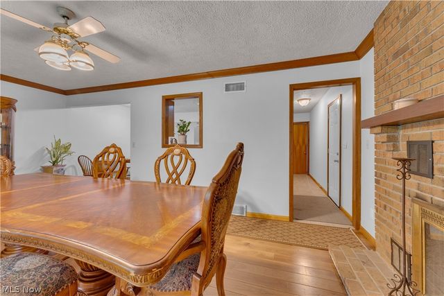 306 S Colonial Drive, Cortland, OH 44410