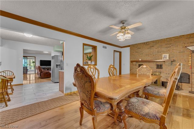 306 S Colonial Drive, Cortland, OH 44410
