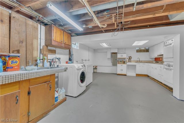 306 S Colonial Drive, Cortland, OH 44410