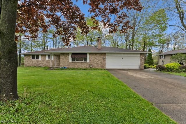 306 S Colonial Drive, Cortland, OH 44410