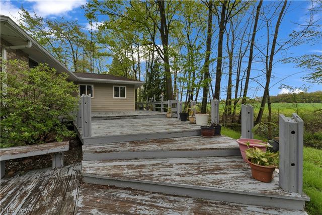 306 S Colonial Drive, Cortland, OH 44410