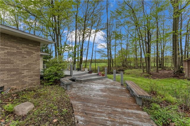 306 S Colonial Drive, Cortland, OH 44410