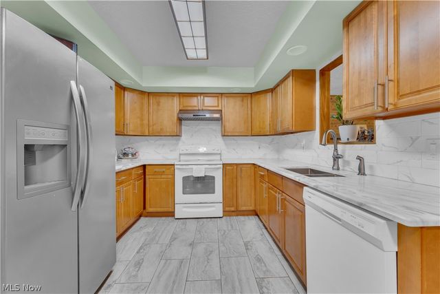 306 S Colonial Drive, Cortland, OH 44410