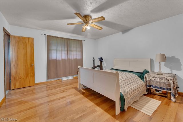 306 S Colonial Drive, Cortland, OH 44410