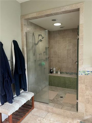 5329 Mecca Avenue, Tarzana (los Angeles), CA 91356