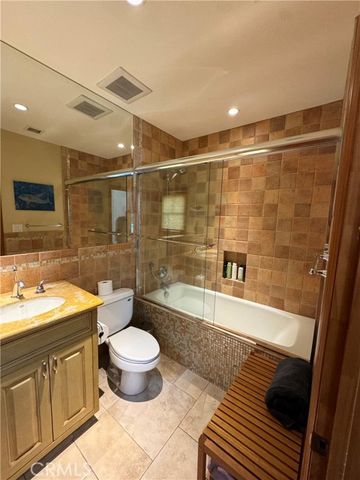 5329 Mecca Avenue, Tarzana (los Angeles), CA 91356