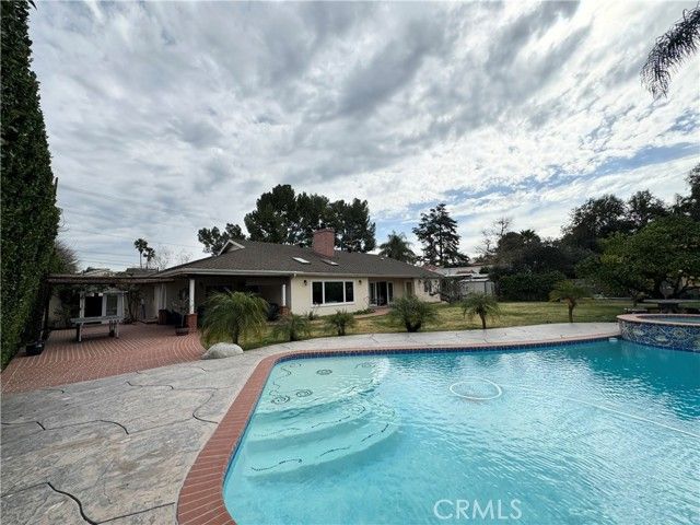 5329 Mecca Avenue, Tarzana (los Angeles), CA 91356
