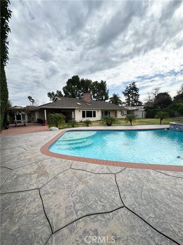 5329 Mecca Avenue, Tarzana (los Angeles), CA 91356