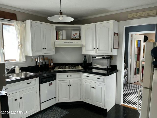 1236 Maplewood Road, Belmar, NJ 07719