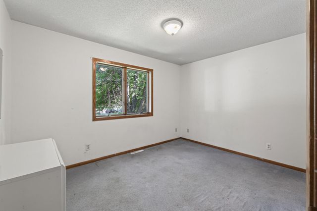 1810 Cedar Place, Buffalo, MN 55313