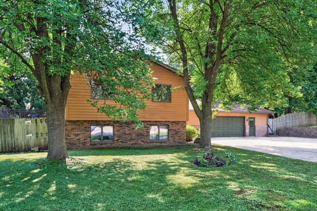 1810 Cedar Place, Buffalo, MN 55313
