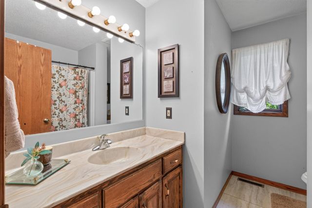 1810 Cedar Place, Buffalo, MN 55313