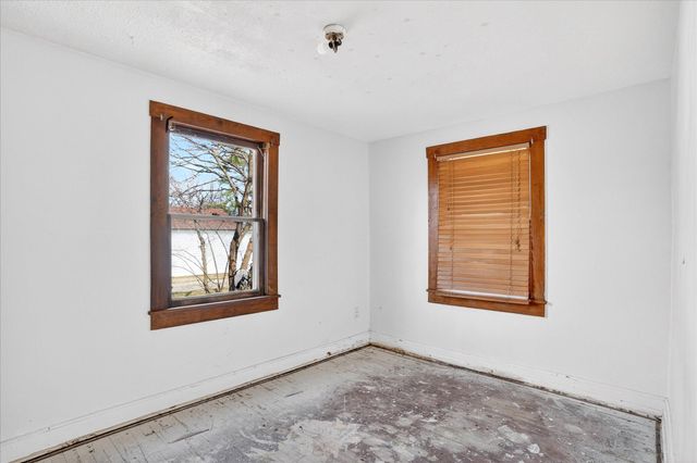 440 S White Oak Road, Marshfield, MO 65706