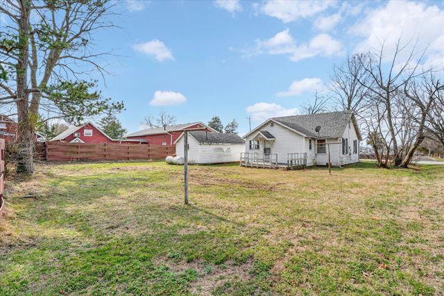440 S White Oak Road, Marshfield, MO 65706