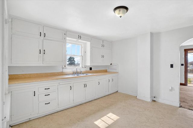 440 S White Oak Road, Marshfield, MO 65706