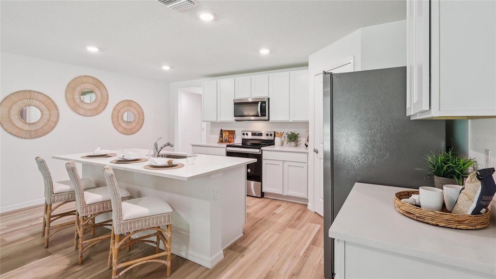 Image 5 of property listing at 11486 CAVERN ROAD, Spring Hill, FL 34606