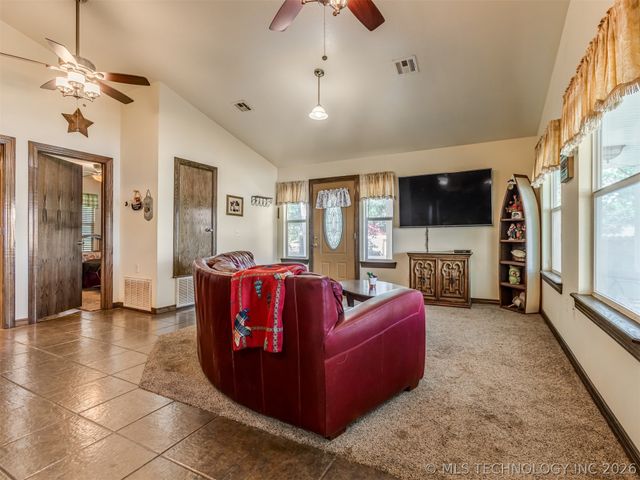 416627 Lakeside, Checotah, OK 74426
