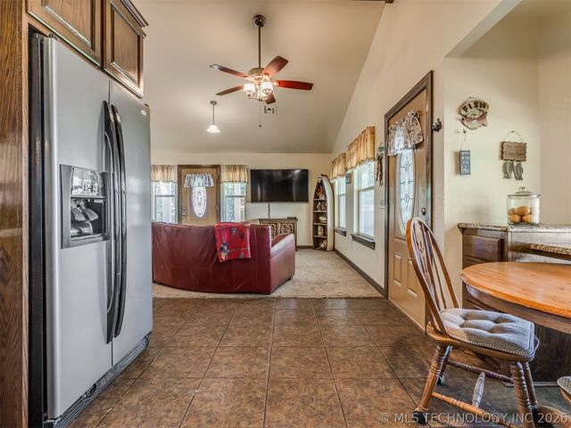 416627 Lakeside, Checotah, OK 74426