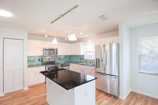 9629 SW 95TH TERRACE D, Ocala, FL 34481