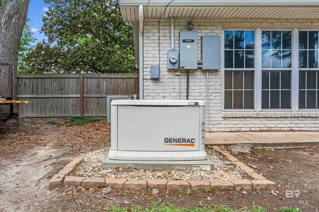 219 W Rosetta Avenue, Foley, AL 36535