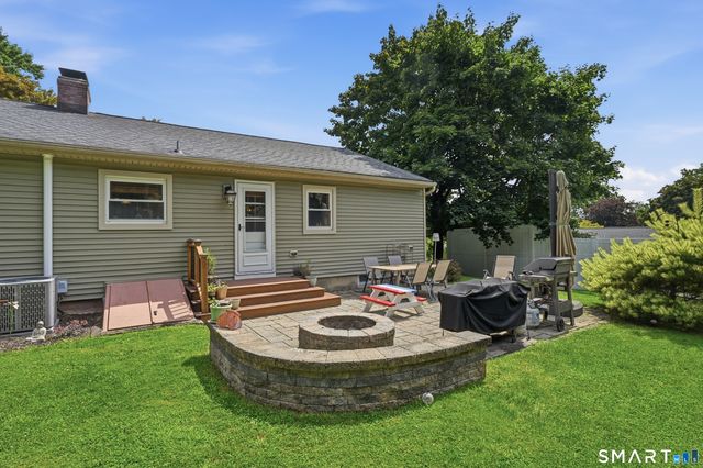 3 South Meadow Drive, Danbury, CT 06811