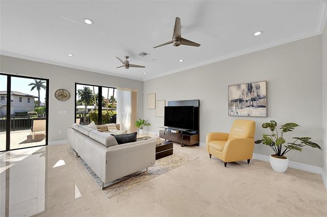 2254 SE 7th Street, Pompano Beach, FL 33062