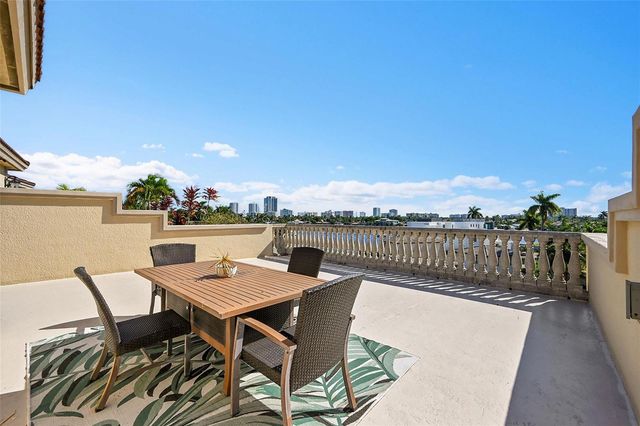 2254 SE 7th Street, Pompano Beach, FL 33062