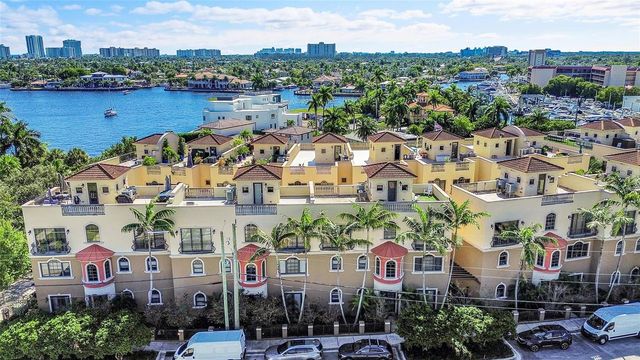 2254 SE 7th Street, Pompano Beach, FL 33062