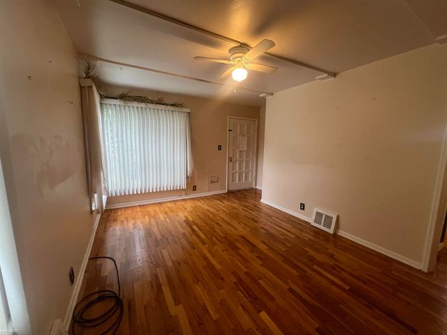 3425 Sterling Street, Flint, MI 48504