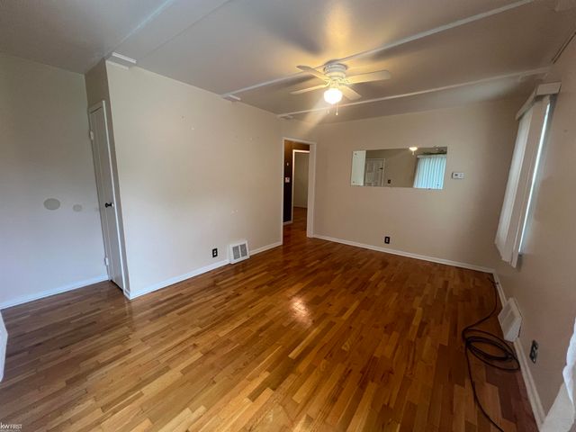 3425 Sterling Street, Flint, MI 48504