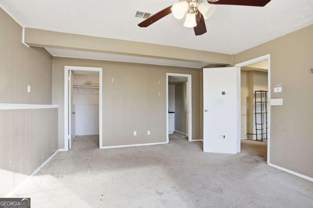 4828 White Oak Tree, Stone Mountain, GA 30088