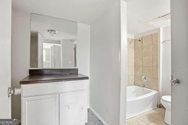 4828 White Oak Tree, Stone Mountain, GA 30088