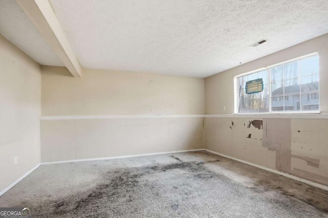 4828 White Oak Tree, Stone Mountain, GA 30088