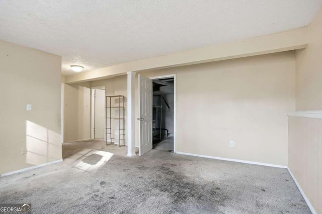 4828 White Oak Tree, Stone Mountain, GA 30088