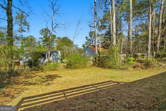4828 White Oak Tree, Stone Mountain, GA 30088