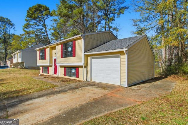 4828 White Oak Tree, Stone Mountain, GA 30088